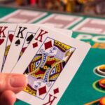 Meo Chia Bai Three Card Poker Online Tu Player Chuyen Nghiep